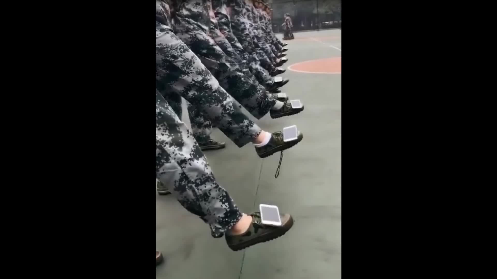 手机军训游戏_军训手机游戏有哪些_军训手机游戏app