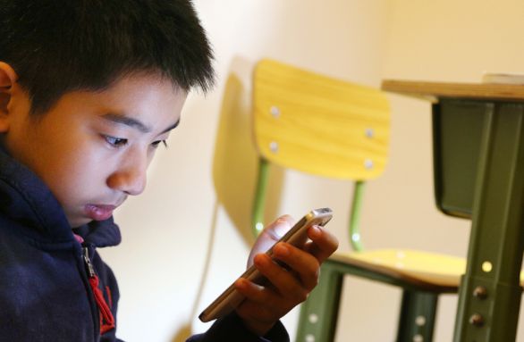 中学生买适合玩手机游戏的软件_适合中学生买的手机玩游戏_中学生游戏手机推荐